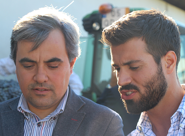 Federico Sapia on the right, with a Portuguese wine producer.